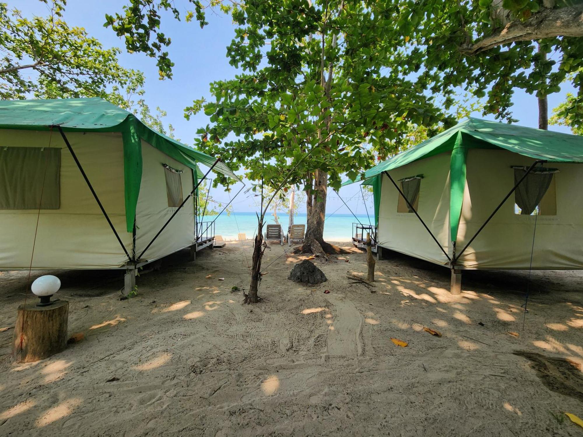 Koh Ngai Camping Restaurant @ Bar Exterior photo