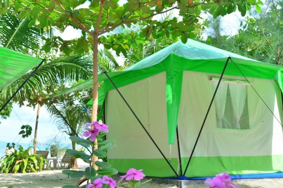 Koh Ngai Camping Restaurant @ Bar Exterior photo