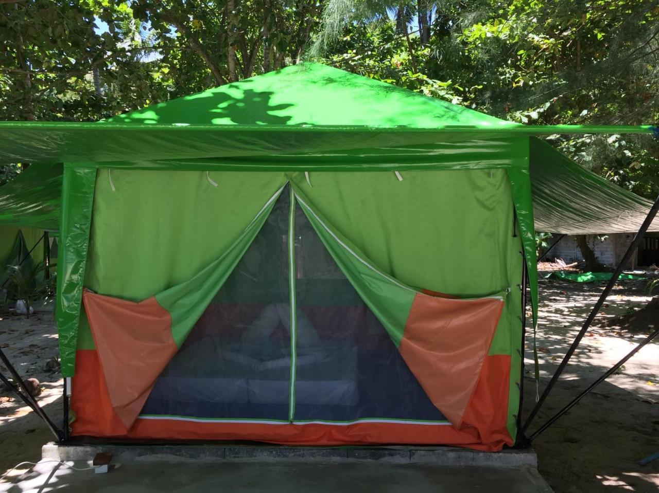 Koh Ngai Camping Restaurant @ Bar Exterior photo